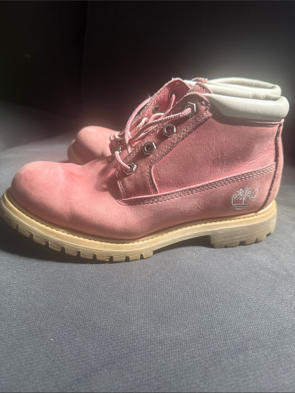 Timberland Pink Leather Lace-Up Boots with Cream Collar - Picture 4 of 7